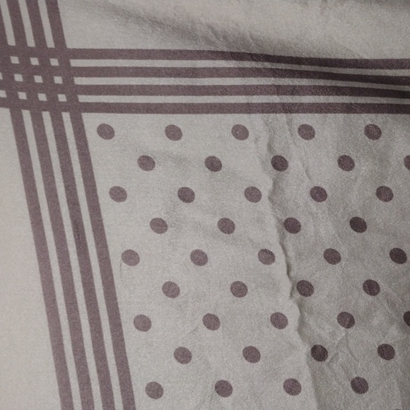 Vintage Brown Design 100% Silk light Scarf 34x34-inch, Excellent condition - Picture 8 of 11